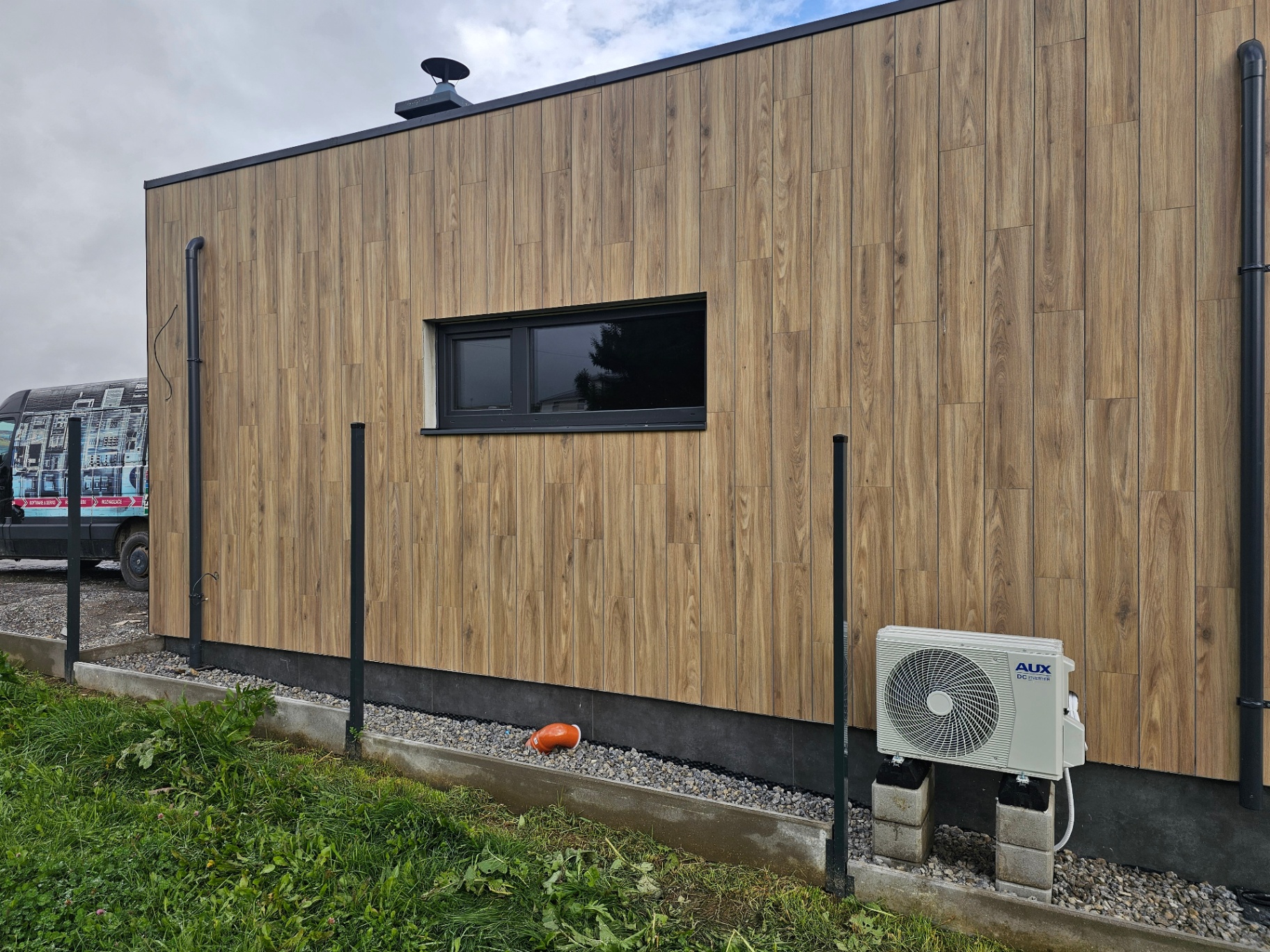 Klimatizácia AUX 2,5 kW – garáž